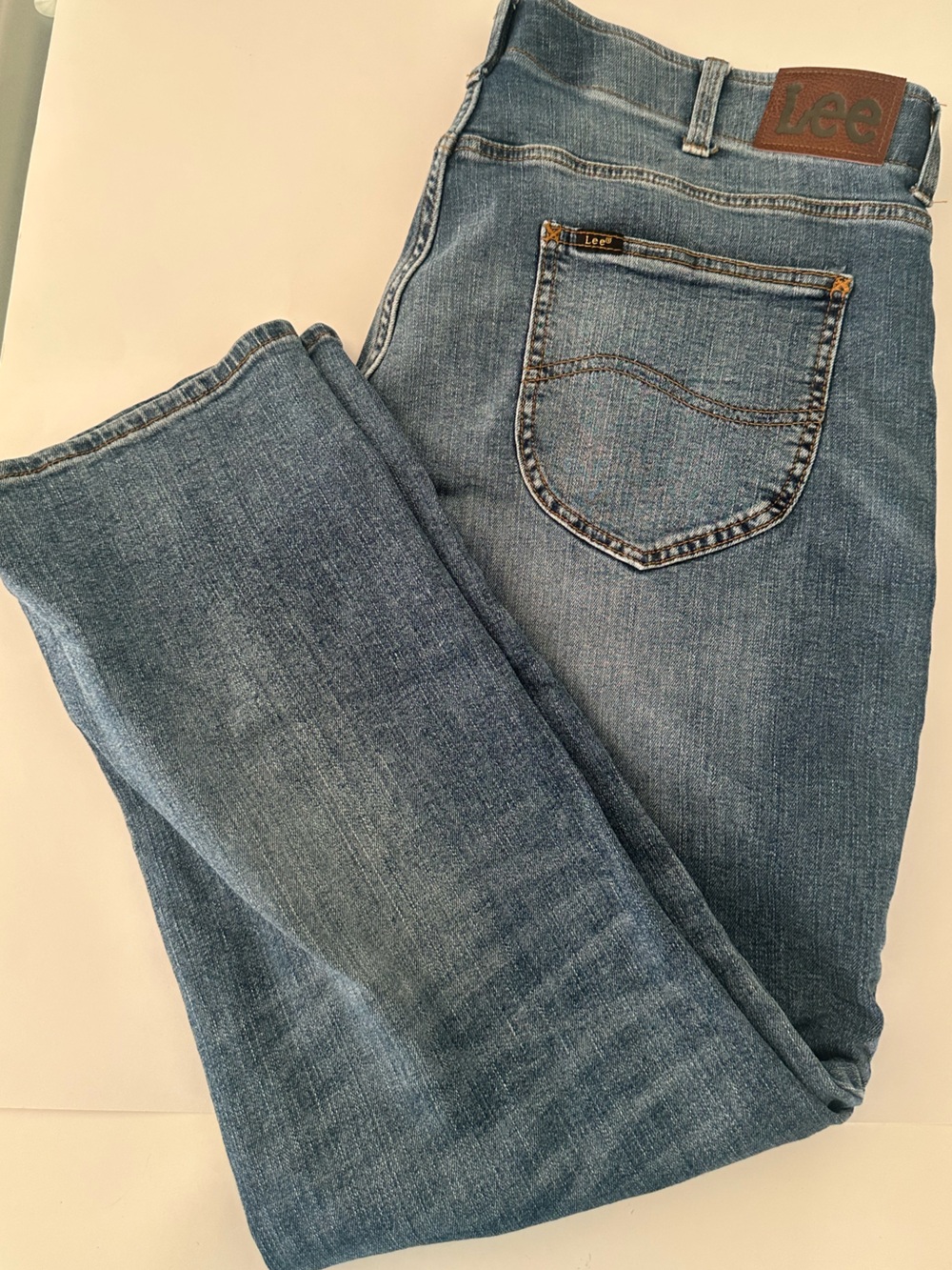 Lee Men's Medium Blue Relaxed Jeans